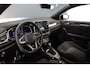 Volkswagen T-Roc R-Line Edition 1.5 TSI 150pk DSG Automaat Trekhaak, Adaptive cruise control, Navigatie, Achteruitrijcamera, Stoelverwarming, Parkeersensoren, App connect