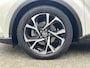 Toyota C-HR 1.8 Hybrid Bi-Tone | Carplay | Dode hoek waarschuwing | Stoelverwarming | Keyless entry |
