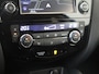 Nissan Qashqai 1.2 Tekna | trekhaak | Panoramadak | voorruitverwarming | Half leder | Stoelverwarming | Navigatie |