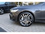 Volvo S90 2.0 T8 AWD Ultimate Dark Luchtvering | 360° Camera | Head-Up Display | Schuifdak | Harman Kardon | Adaptieve Cruise Control | Voorverwarming met Volvo On Call App | Stoelverwarming voor+achter | Stuurwielverwarming | Pilot Assist | BLIS Dode Hoek Detectie | 20 Inch | Voorstoelen elektrisch geheugen | Contour Stoelen | Zitting verlenging voorstoelen | Google infotainment | Lederen Dashboard | Keyless Drive | Geïntegreerde zongordijnen achterportieren | Privacy Glass | Elektrisch bedienbare achterklep | Parkeersensoren voor+achter | DAB Radio | Apple Carplay/Android Auto | Alarm Klasse III | Platinum Grey Metallic |