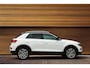 Volkswagen T-Roc 1.5 TSI Sport Business R | Navigatie Factory | Panoramadak | Trekhaak (vast)