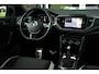 Volkswagen T-Roc 1.5 TSI Sport Business R | Navigatie Factory | Panoramadak | Trekhaak (vast)