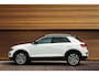 Volkswagen T-Roc 1.5 TSI Sport Business R | Navigatie Factory | Panoramadak | Trekhaak (vast)