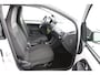 Volkswagen Up! 1.0 R-Line BOVAG Garantie | Stoelverwarming | Camera | Cruise Control | Lederen stuurwiel