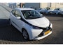 Toyota Aygo 1.0 VVT-i x-play Automaat/Achteruitrijcamera/Airco/Licht metalen velgen/Bluetooth/Centrale vergrendeling/Elektrische ramen