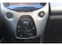 Toyota Aygo 1.0 VVT-i x-play Automaat/Achteruitrijcamera/Airco/Licht metalen velgen/Bluetooth/Centrale vergrendeling/Elektrische ramen