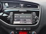 Kia Ceed cee'd Sportswagon 1.6 GDI DynamicLine | Cruise Control | Achteruitrijcamera | Navigatie | Climate Control | Parkeersensoren achter | 12 maanden garantie! |