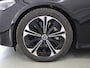 Mercedes-Benz E-klasse 300e Estate Luxury Line | Trekhaak | Keyless | Getint glas | Winter pakket | Zonne rollo | 19" lichtmetalen velgen | Achterbank verwarming |