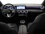 Mercedes-Benz A-klasse 180 Luxury Line | Distronic | Getin glas | Stoelverwarming | Achteruitrijcamera | Apple Carplay |