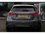Mercedes-Benz A-klasse 250 e AMG Line Plug in hybride*Perfect MB Onderh.*BTW*1ste Eig.*Apple Carplay-Android/High Perf. Koplamp./Diamond Grille/DAB/Stoelverw./Half Leder/Parkeersens.V+A/18 inch LM*