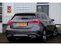 Mercedes-Benz A-klasse 250 e AMG Line Plug in hybride*Perfect MB Onderh.*BTW*1ste Eig.*Apple Carplay-Android/High Perf. Koplamp./Diamond Grille/DAB/Stoelverw./Half Leder/Parkeersens.V+A/18 inch LM*