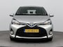 Toyota Yaris 1.5 Hybrid Lease Limited Bi-Tone | Navigatie | Parkeercamera | Cruise Control |