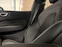 Volvo XC60 T6 AWD Recharge Plus Dark | 360° Camera | Head-Up Display | Adaptieve Cruise Control | Crystal White | 21 Inch | Standkachel met Volvo On call App | Stoel en Stuurwielverwarming | Full LED Meesturende koplampen | Pilot Assist | Elektrische voorstoelen geheugen | Contour Stoelen met wit stiksel en bies | Zitting verlenging voorstoelen | Schuifdak | Google Infotainment | Keyless Drive | Parkeersensoren voor+achter | Elektrisch bedienbare achterklep | DAB Radio | Apple Carplay/Android Auto | Alarm Klasse III | Draadloos telefoon opladen | Crystal White Metallic