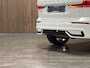 Volvo XC60 T6 AWD Recharge Plus Dark | 360° Camera | Head-Up Display | Adaptieve Cruise Control | Crystal White | 21 Inch | Standkachel met Volvo On call App | Stoel en Stuurwielverwarming | Full LED Meesturende koplampen | Pilot Assist | Elektrische voorstoelen geheugen | Contour Stoelen met wit stiksel en bies | Zitting verlenging voorstoelen | Schuifdak | Google Infotainment | Keyless Drive | Parkeersensoren voor+achter | Elektrisch bedienbare achterklep | DAB Radio | Apple Carplay/Android Auto | Alarm Klasse III | Draadloos telefoon opladen | Crystal White Metallic