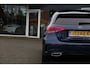 Mercedes-Benz A-klasse 250 e AMG Line Plug in hybride*Perfect MB Onderh.*BTW*1ste Eig.*Pano/Sfeer/Night/MBUX/Apple Carplay-Android/Multi Beam LED Koplamp./Diamond Grille/DAB/Stoelverw./Half Leder/Parkeersens.V+A/19 inch LM*
