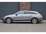 Mercedes-Benz CLA Shooting Brake 250 e AMG Line | Facelift | Distronic | Surround Camera | Verwarmd Stuurwiel | Keyless Go | Sfeerverlichting | Apple Carplay/Android Auto | Multibeam LED |