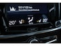 Volvo V90 Cross Country 2.0 T5 AWD Panoramisch schuif-kantel dak | Polestar Engineered Optimalisatie | Klasse III Alarm | Verwarmbare voorstoelen | Parkeerverwarming | Achterbank en Stuurwiel verwarming | Grafisch Head-Up-Display | Parkeer Camera |