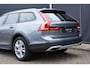 Volvo V90 Cross Country 2.0 T5 AWD Panoramisch schuif-kantel dak | Polestar Engineered Optimalisatie | Klasse III Alarm | Verwarmbare voorstoelen | Parkeerverwarming | Achterbank en Stuurwiel verwarming | Grafisch Head-Up-Display | Parkeer Camera |