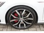 Volkswagen Golf 2.0 TSI GTI Performance Panoramadak/Adaptive cruise control/Digital dash/Achteruitrijcamera/Climate control/Keyless/Parkeersensoren rondom/Dynaudio/19" velgen/Stoel en spiegelverwarming
