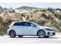 Volkswagen Golf 2.0 TSI GTI Performance Panoramadak/Adaptive cruise control/Digital dash/Achteruitrijcamera/Climate control/Keyless/Parkeersensoren rondom/Dynaudio/19" velgen/Stoel en spiegelverwarming
