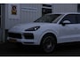 Porsche Cayenne 3.0 E-Hybrid 462PK Plug in*Perfect Onderh.*Luchtvering/PASM/Black Pack/Sportuitlaat/Sport Chrono/Apple Carplay-Android/Standkachel/Elek. Klep./Camera/Rijstrook/Stoelverw./LED/DAB/Parkeersens.V+A/21 inch LM*