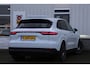 Porsche Cayenne 3.0 E-Hybrid 462PK Plug in*Perfect Onderh.*Luchtvering/PASM/Black Pack/Sportuitlaat/Sport Chrono/Apple Carplay-Android/Standkachel/Elek. Klep./Camera/Rijstrook/Stoelverw./LED/DAB/Parkeersens.V+A/21 inch LM*