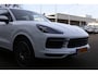 Porsche Cayenne 3.0 E-Hybrid 462PK Plug in*Perfect Onderh.*Luchtvering/PASM/Black Pack/Sportuitlaat/Sport Chrono/Apple Carplay-Android/Standkachel/Elek. Klep./Camera/Rijstrook/Stoelverw./LED/DAB/Parkeersens.V+A/21 inch LM*