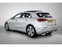 Mercedes-Benz A-klasse 180 Business Solution Luxury (PANORAMADAK, SFEERVERLICHTING, STOELVERWARMING, CAMERA, 1e EIGENAAR)