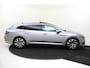 Volkswagen Arteon Shooting Brake 1.4 TSI eHybrid R-Line Business | SoH 90% | Panoramadak | Trekhaak | Head-up display | Adaptieve demping | Stoelverwarming voor en achter | Keyless | Parkeerassistent | Adaptieve cruise control |