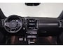 Volvo XC40 T4 Recharge R-Design - IntelliSafe Assist - Parkeercamera achter - Verwarmde voorstoelen & stuur - Draadloze tel. lader - Parkeersensoren voor & achter - High Performance audio - 19' LMV