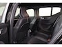 Volvo XC40 T4 Recharge R-Design - IntelliSafe Assist - Parkeercamera achter - Verwarmde voorstoelen & stuur - Draadloze tel. lader - Parkeersensoren voor & achter - High Performance audio - 19' LMV