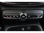 Volvo XC40 T4 Recharge R-Design - IntelliSafe Assist - Parkeercamera achter - Verwarmde voorstoelen & stuur - Draadloze tel. lader - Parkeersensoren voor & achter - High Performance audio - 19' LMV