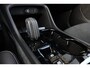 Volvo XC40 T4 Recharge R-Design - IntelliSafe Assist - Parkeercamera achter - Verwarmde voorstoelen & stuur - Draadloze tel. lader - Parkeersensoren voor & achter - High Performance audio - 19' LMV