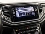 Volkswagen T-Roc 1.5 TSI Sport 150Pk Automaat (VIRTUAL COCKPIT, APPLE CARPLAY, GROOT NAVI, CLIMATE, LEDER, STOELVERWARMING, LED KOPLAMPEN, ZWART HEMEL, GETINT GLAS, CAMERA, ADAPTIVE CRUISE, NIEUWSTAAT)