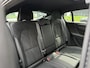 Volvo EC40 Single Motor Extended Range 82 kWh Plus | Panoramadak | Premium audio by Harman Kardon | Apple carplay/Android auto | Verwarmbare voorstoelen en stuurwiel | Warmtepomp | Denim Blue metallic | 19 inch Lichtmetalen velgen| Dak in contrasterend Black Stone Solid