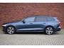 Volvo V60 B4 211PK Automaat Plus Dark | Climate | Trekhaak | Schuif-/kanteldak | Lighting |