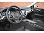 Volvo V60 B4 211PK Automaat Plus Dark | Climate | Trekhaak | Schuif-/kanteldak | Lighting |
