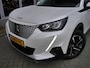 Peugeot e-2008 EV Allure 50 kWh | Adaptive cruise control | Navigatie | Achteruitrijcamera | Lichtmetalen velgen | 3 Fase | Extra getint glas | Keyless start | Stoelverwarming