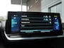 Peugeot e-2008 EV Allure 50 kWh | Adaptive cruise control | Navigatie | Achteruitrijcamera | Lichtmetalen velgen | 3 Fase | Extra getint glas | Keyless start | Stoelverwarming