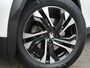 Peugeot e-2008 EV Allure 50 kWh | Adaptive cruise control | Navigatie | Achteruitrijcamera | Lichtmetalen velgen | 3 Fase | Extra getint glas | Keyless start | Stoelverwarming