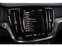 Volvo V60 2.0 B3 Essential Edition | Sport Pack | 19" Black Edition Velgen | Leder | Adaptieve Cruise Control | Stoelverwarming | Park Assist |
