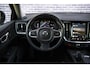Volvo V60 2.0 B3 Essential Edition | Sport Pack | 19" Black Edition Velgen | Leder | Adaptieve Cruise Control | Stoelverwarming | Park Assist |