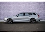 Volvo V60 2.0 B3 Essential Edition | Sport Pack | 19" Black Edition Velgen | Leder | Adaptieve Cruise Control | Stoelverwarming | Park Assist |