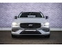 Volvo V60 2.0 B3 Essential Edition | Sport Pack | 19" Black Edition Velgen | Leder | Adaptieve Cruise Control | Stoelverwarming | Park Assist |