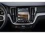 Volvo V60 2.0 B3 Essential Edition | Sport Pack | 19" Black Edition Velgen | Leder | Adaptieve Cruise Control | Stoelverwarming | Park Assist |