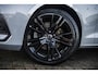 Volvo V60 2.0 B3 Essential Edition | Sport Pack | 19" Black Edition Velgen | Leder | Adaptieve Cruise Control | Stoelverwarming | Park Assist |