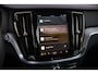 Volvo V60 2.0 B3 Essential Edition | Sport Pack | 19" Black Edition Velgen | Leder | Adaptieve Cruise Control | Stoelverwarming | Park Assist |