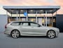Volvo V90 T8 Recharge Ultra Dark | 20" | Luchtvering | Trekhaak | Geventileerd Nappa | Massagestoelen | Bowers & Wilkins | Head-up | Panoramadak | Full LED