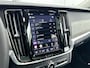 Volvo V90 T8 Recharge Ultra Dark | 20" | Luchtvering | Trekhaak | Geventileerd Nappa | Massagestoelen | Bowers & Wilkins | Head-up | Panoramadak | Full LED