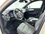 Volvo XC40 B4 Plus Dark | 19" | Panoramadak | 360 Camera | Harman Kardon | Elektr. verst. stoelen | Adaptieve Cruise | BLIS | Keyless | Stoel/stuurverwarming